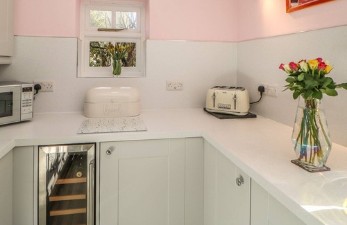 Richmond Cottage | LAVENDER COTTAGE, pet friendly, with open fire in Richmond