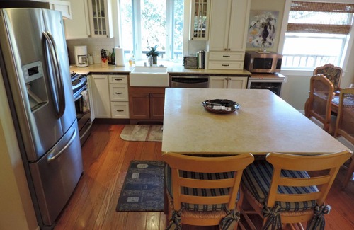 Boyes Hot Springs House | Lavender Hill Cottage – Provence in Sonoma with Views!
