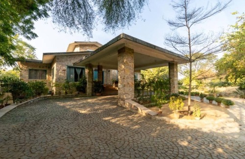 Amer Apartment | Lavish 1 Bedroom Bungalow Jaipur Common Poolnn
