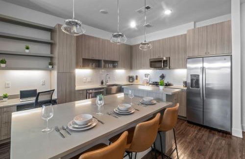 West Oak Hill Apartment | Lavish Escape 1Bd1Ba Pool w Golf Sim