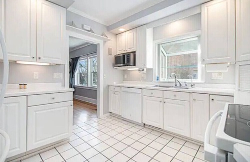Mishawaka House | Lavish River Front Home 1 Mile From Notre Dame
