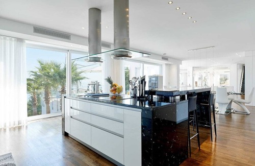 Siesta Villa | Lavish villa with infinity pool and views