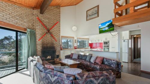 Hotham Heights Apartment | Lawlers 1