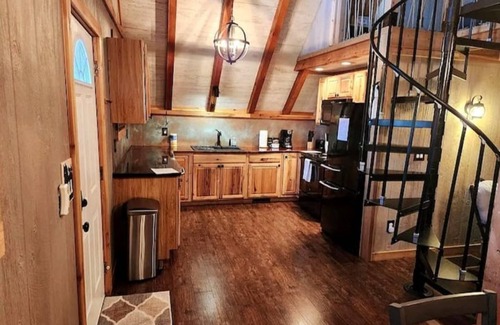 Keslers Cross Lanes Ski Chalet | "Lazy At the Lake" 2 BR Chalet