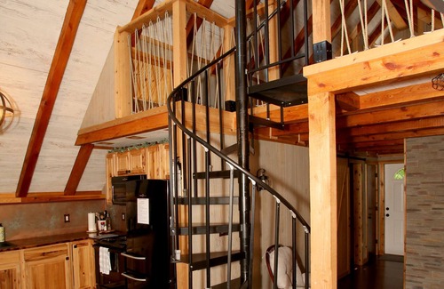 Keslers Cross Lanes Ski Chalet | "Lazy At the Lake" 2 BR Chalet