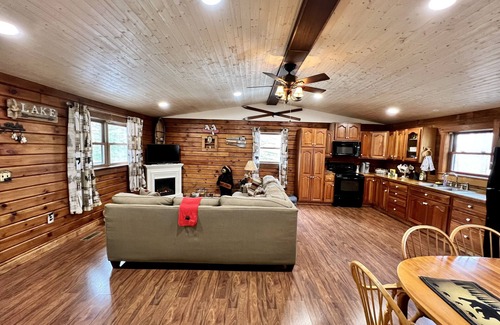 McHenry Cabin | Lazy Bear Cabin a Private Vacation Home