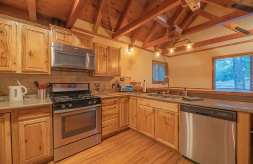 Big Bear Cabin | Lazy Bear Chalet-3 bed 2 bath W/Spa-No Pets!