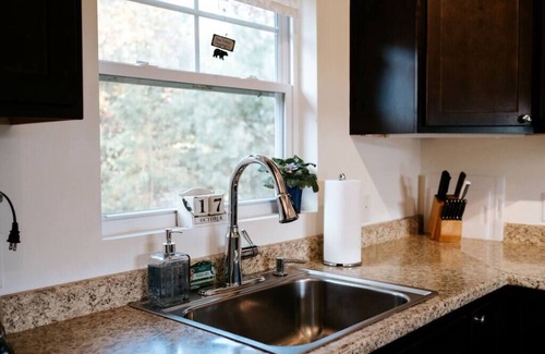 Weaverville House | Lazy Bear Cottage Has Hot Tub Mountain Views