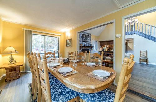 Helen House | Lazy Bear Cottage With Hot Tub