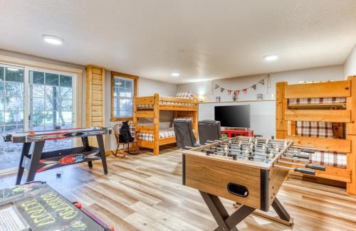 Welches House | Lazy Bear Lodge · Spacious 6BR Lodge with Chef's Kitchen, Hot Tub, Golf Views and more