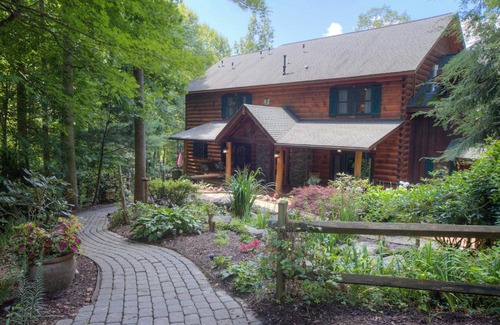Boone Bed & Breakfast | Lazy Bear Lodge