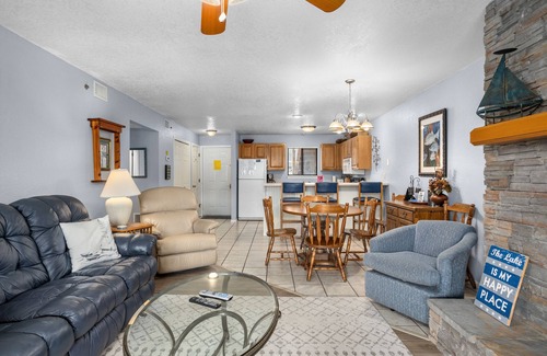 Osage Beach Condo | Lazy D-08 Fantastic 2 bedroom 2 bath waterfront condo at Lazy Days complex!