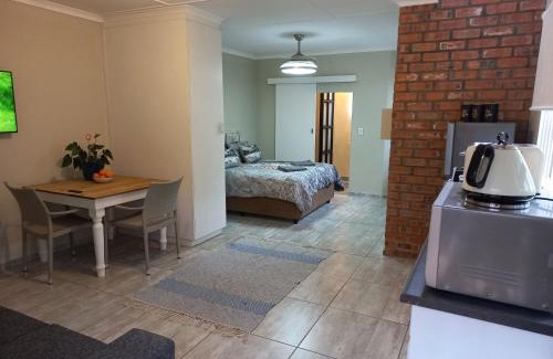Wavecrest Apartment | Lazy Days Apartments - Jeffreys Bay