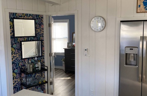Brighton House | Lazy Days: private waterfront cottage at the lake