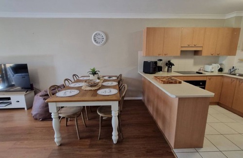 Hawks Nest Apartment | Lazy Dayz On Booner!