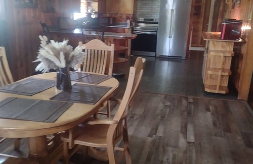 McArthur Cabin | Lazy Lane Cabins - Ola's House