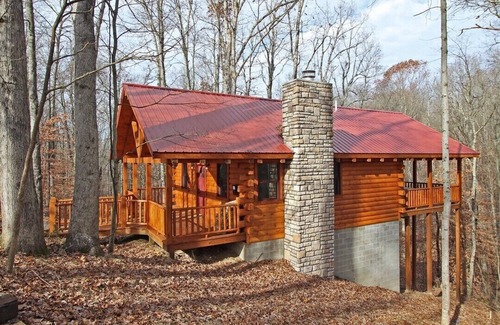 Carbon Hill Cabin | Lazy Oaks Cabin by Tranquil Hills Lodging