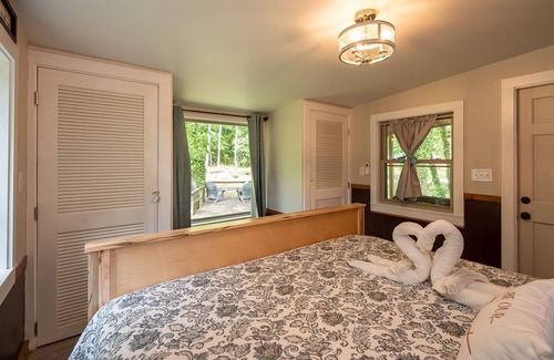 Canton House | Lazy Pigeon Cabin Valentine Special
