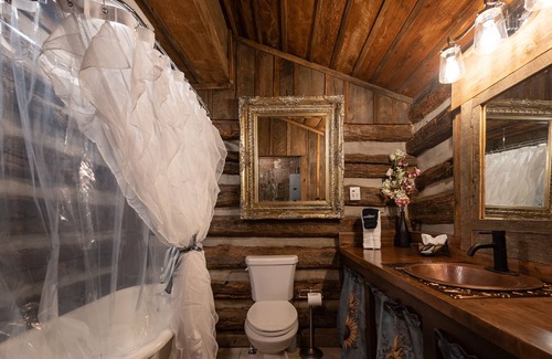 Canton House | Lazy Pigeon Cabin Valentine Special