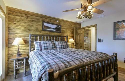 Branson Cedars Cabin | Lazy River Lodge | 5 Bed, 5 Bath