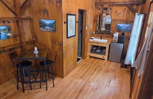 Robbinsville House | Lazy T Cabins - Glacier