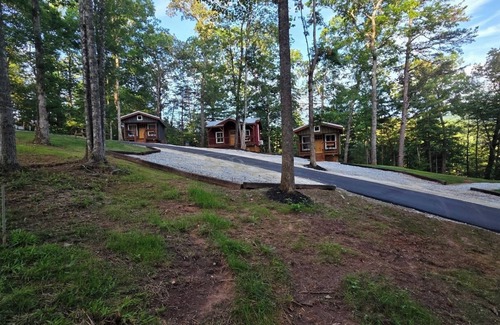 Robbinsville House | Lazy T Cabins - Glacier