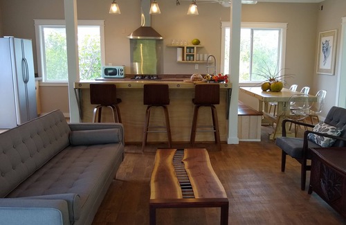 Gregory Town House | Lazy Turtle: unique beach house, 40 steps from beach!