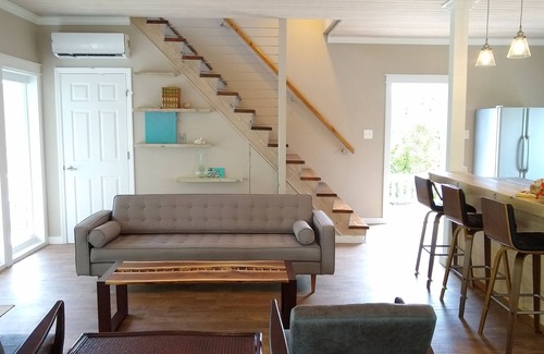 Gregory Town House | Lazy Turtle: unique beach house, 40 steps from beach!