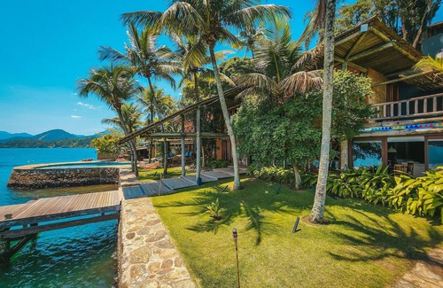 Angra dos Reis Villa | LB - AR06 Paradise Mansion 05 Suites Ilha do Cavaco Vacation Rentals