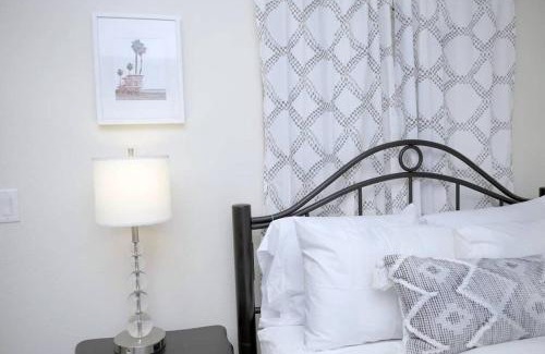 Waterfront Apartment | LBC Cozy Suite -Downtown! Beach!