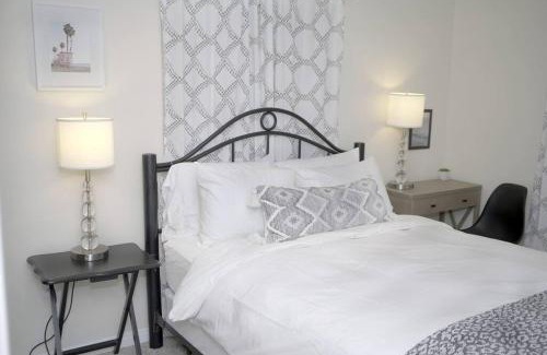 Waterfront Apartment | LBC Cozy Suite -Downtown! Beach!