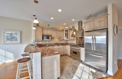 North Beach Condo | LBI Steps to Beach, Lux Condo w Elevator, 4 Beds, 3 Bath, New Listing