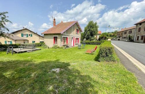 Devesset House | Le Baki - Lac, randonnée, vue