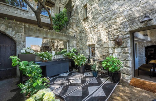 Les Baux-de-Provence Apartment | "Le Balcon du Prince Noir" unique experience in the heart of the old village