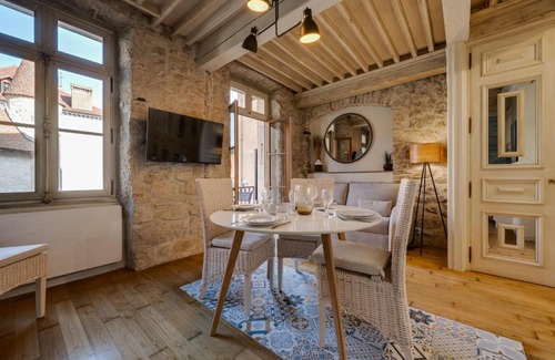 Annecy Old Town Apartment | Le Balcon Perrière II - Charming apartment with direct view of the Thiou