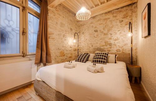 Annecy Old Town Apartment | Le Balcon Perrière II - Charming apartment with direct view of the Thiou