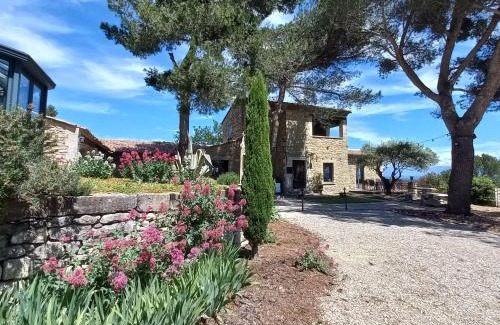 Chateauneuf-de-Gadagne Villa | Le Bastion des Papes