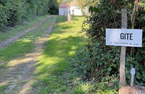Beaurepaire House | Le Beau Repaire de Jean
