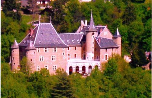Uriage-les-Bains Apartment | Le Belvédère de la grand croix dans le chateau d'uriage