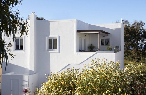 Messaria House | Le Blanc Suite Santorini Luxury and Family Friendly
