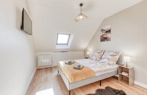 Palaiseau Apartment | Le Boisier - 3 min de la Gare Massy TGV - Cozy Houses