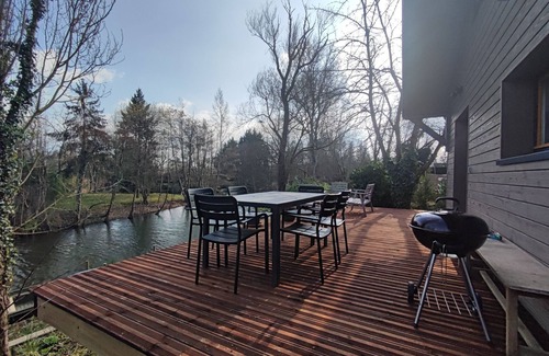 Misy-sur-Yonne Ski Chalet | Le Cèdre Bleu, Chalet au Bord D'un Lac, 100 km de Paris
