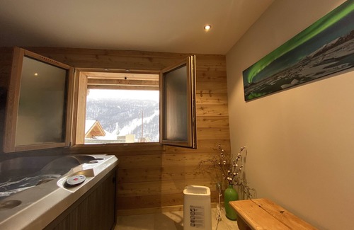 Saint-Chaffrey Ski Chalet | LE CHALET PANORAMIQUE, SERRE CHEVALLIER CHANTEMERLE, Well-being, Panoramic view