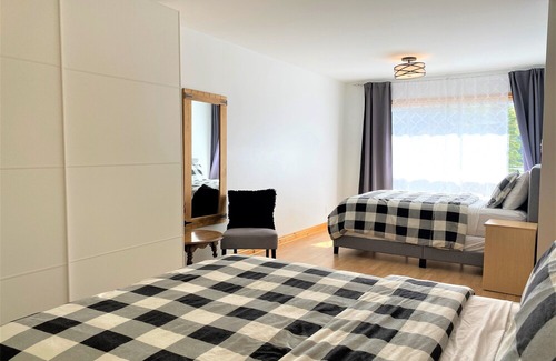 Sainte-Lucie-des-Laurentides Ski Chalet | Le2140 - Spa and Beach - Chalets in the north