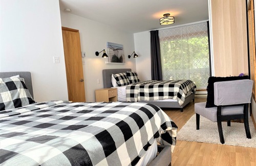 Sainte-Lucie-des-Laurentides Ski Chalet | Le2140 - Spa and Beach - Chalets in the north