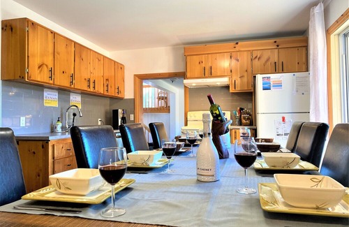 Sainte-Lucie-des-Laurentides Ski Chalet | Le2140 - Spa and Beach - Chalets in the north