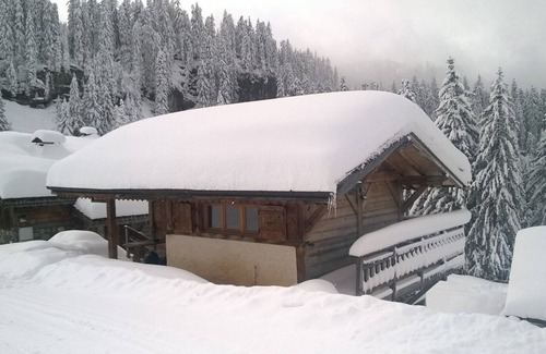 Les Lindarets Ski Chalet | "Le Cabri", Chalet on the slopes