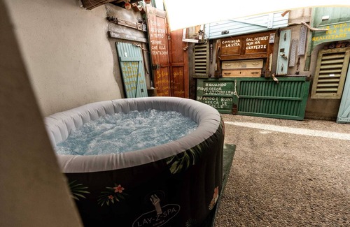 Strevi House | "Le calendule relax home &wine" Whirlpool and wine cellar for romantic aperitifs