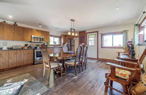 Saint-Michel-des-Saints Ski Chalet | Le Calumet - Lakefront