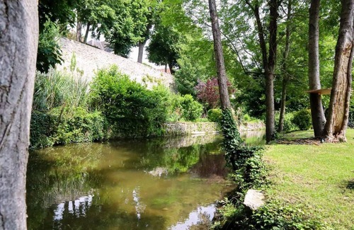 Senlis House | Le Cerf- Le Charme de la Campagne à 5 mn à Pied du Centre Ville Historique